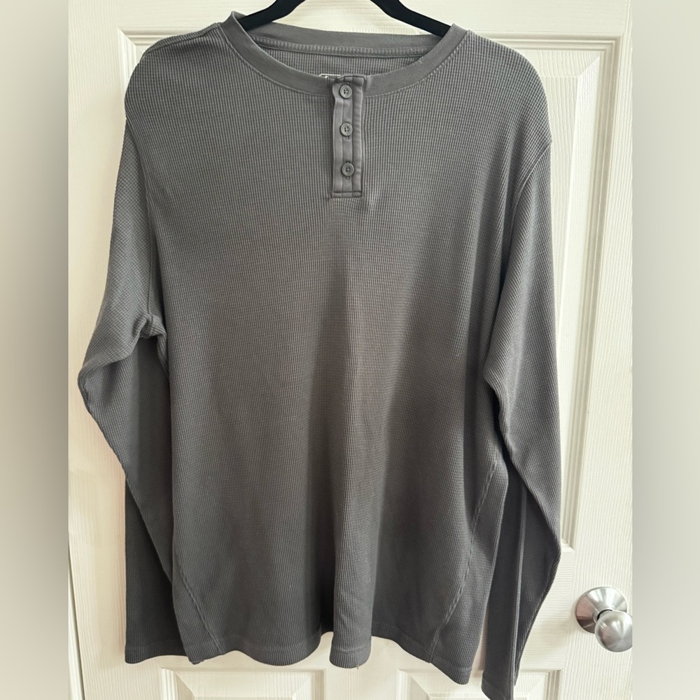 Under Armour Men’s Gray Henley Shirt